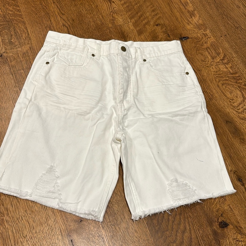 NWT Easel Women’s Bermuda Shorts White Size Medium